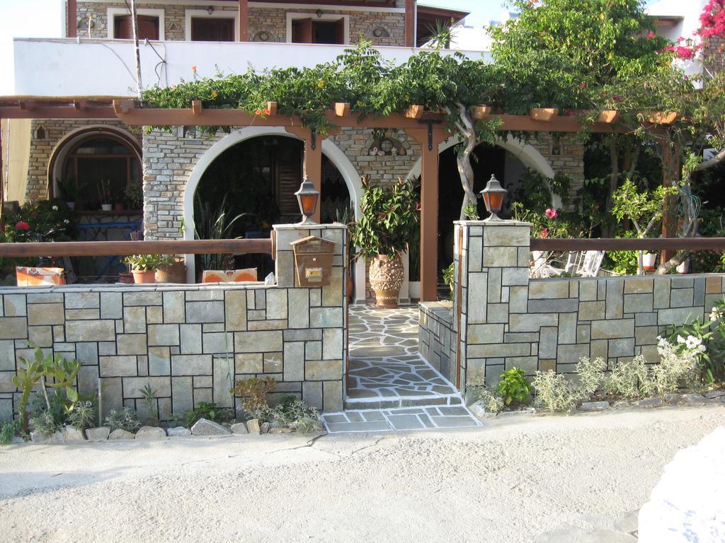 Pension Irini-Vicky Иос Экстерьер фото