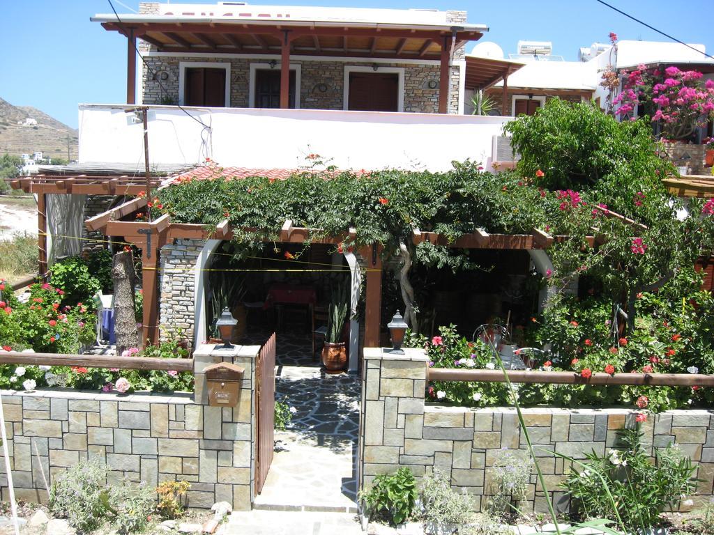 Pension Irini-Vicky Иос Экстерьер фото